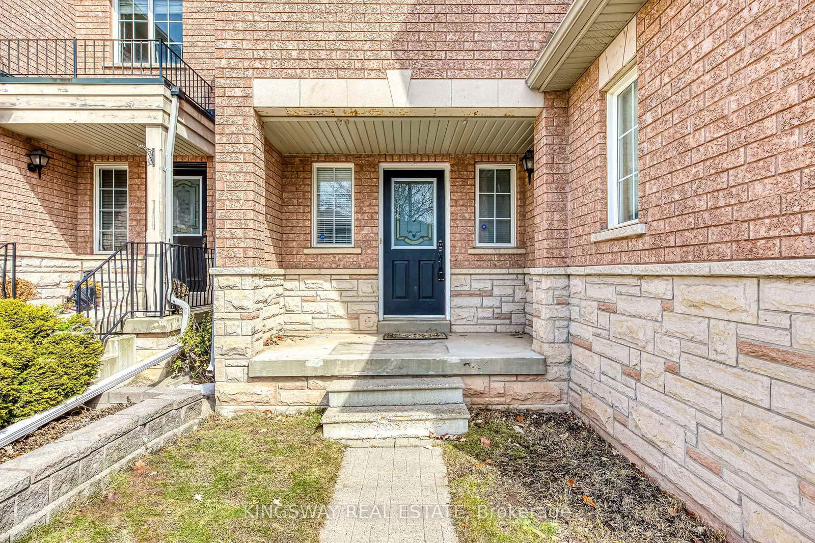 Townhouse for sale at 2468 Newcastle Crescent, Oakville, WT West Oak Trails, L6M 4P3 - MLS: W12021260