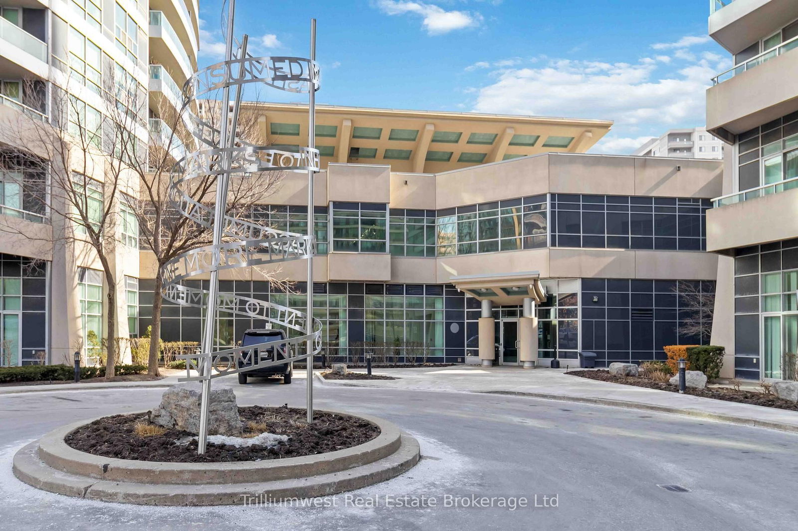 Condo sold at 2306-1 Elm Drive, Mississauga, City Centre, L5B 4M1 - MLS: W12021351