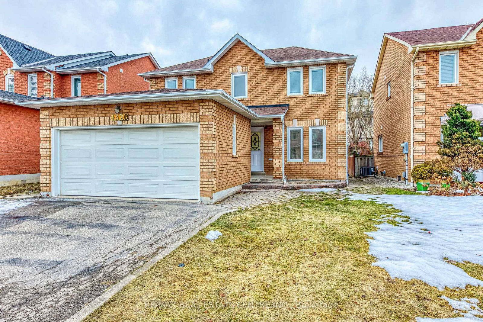 Detached House for sale at 1320 Sherwood Mills Boulevard, Mississauga, East Credit, L5V 1S6 - MLS: W12021374