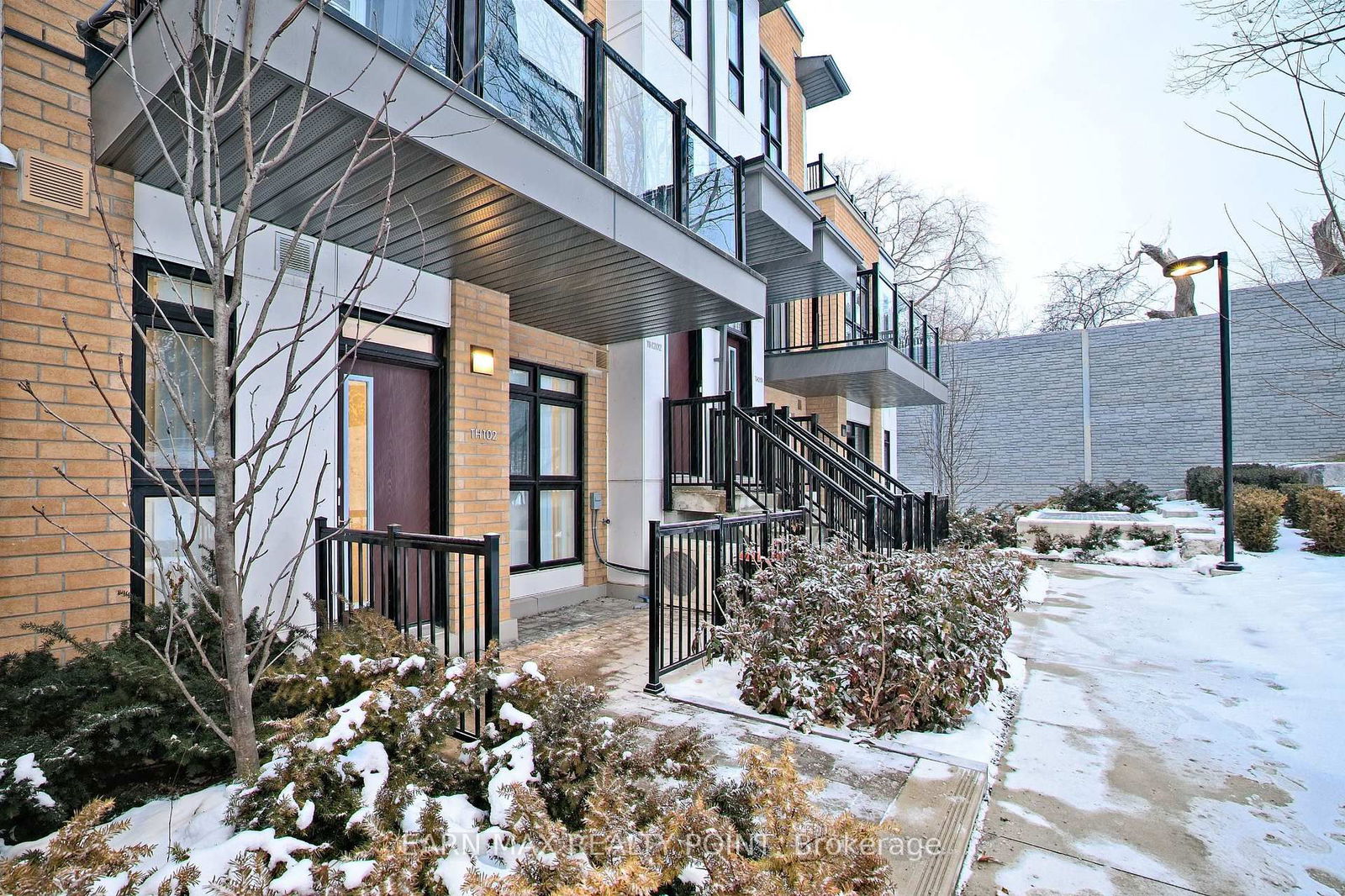 Townhouse for sale at TH102-90 Canon Jackson Drive, Toronto, Beechborough-Greenbrook, M6M 0C1 - MLS: W12021471