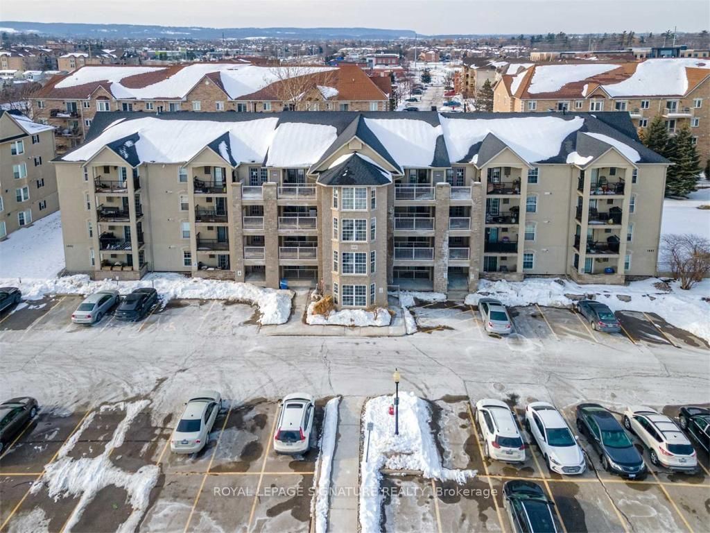 Condo for lease at 106-1441 Walkers Line, Burlington, Tansley, L7M 4P2 - MLS: W12022020