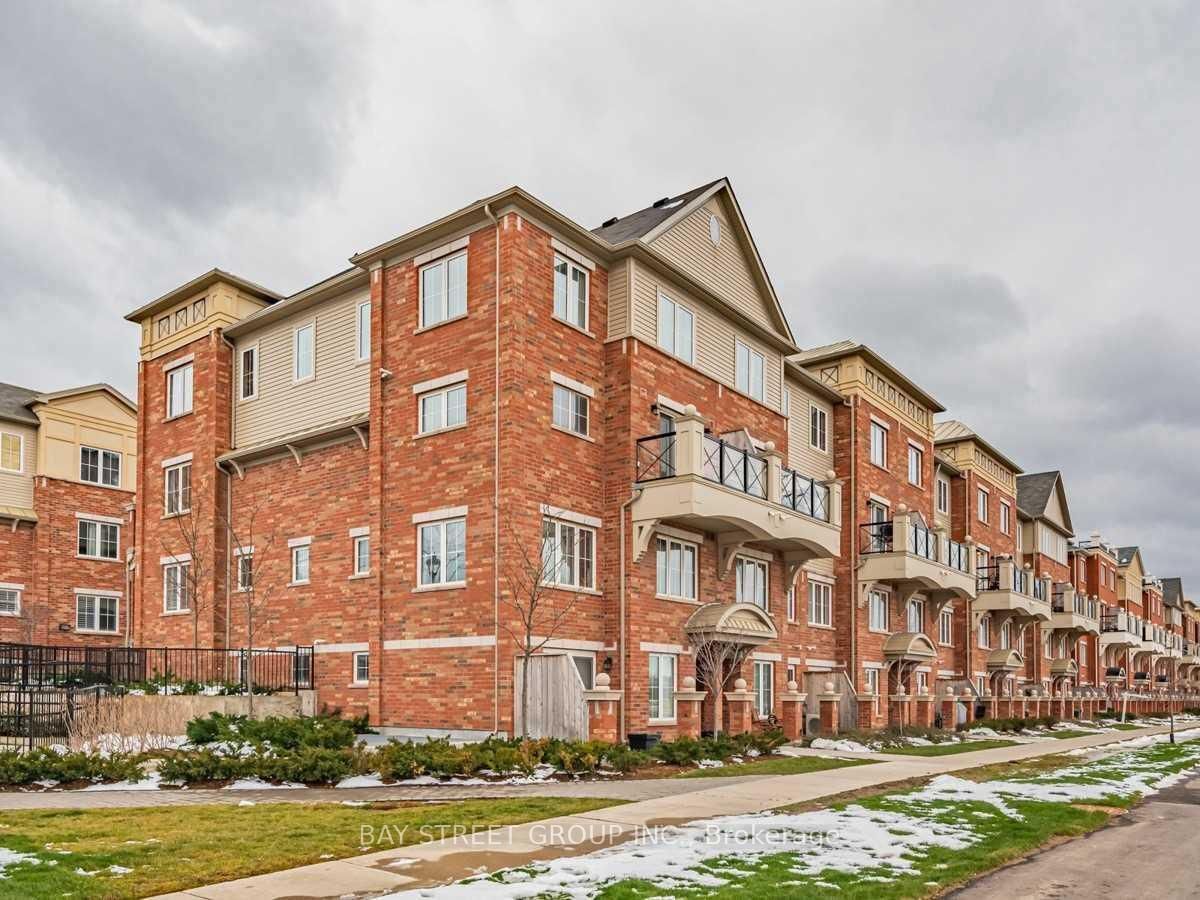 Townhouse for lease at 8-2500 Post Road, Oakville, River Oaks, L6H 0K1 - MLS: W12022033