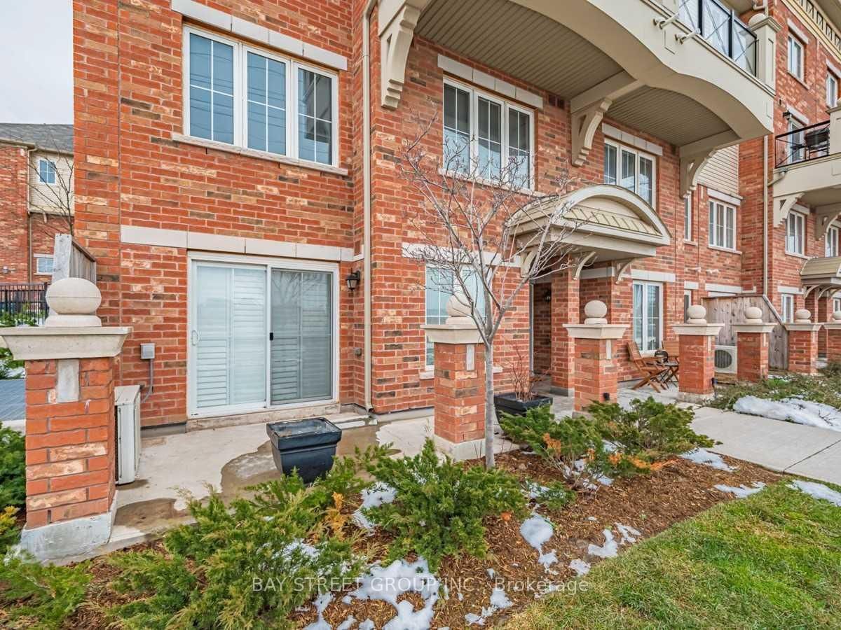 Townhouse for lease at 8-2500 Post Road, Oakville, River Oaks, L6H 0K1 - MLS: W12022033