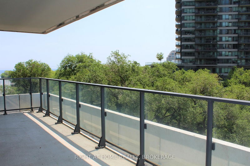 home for lease on 512-2220 Lakeshore West Boulevard