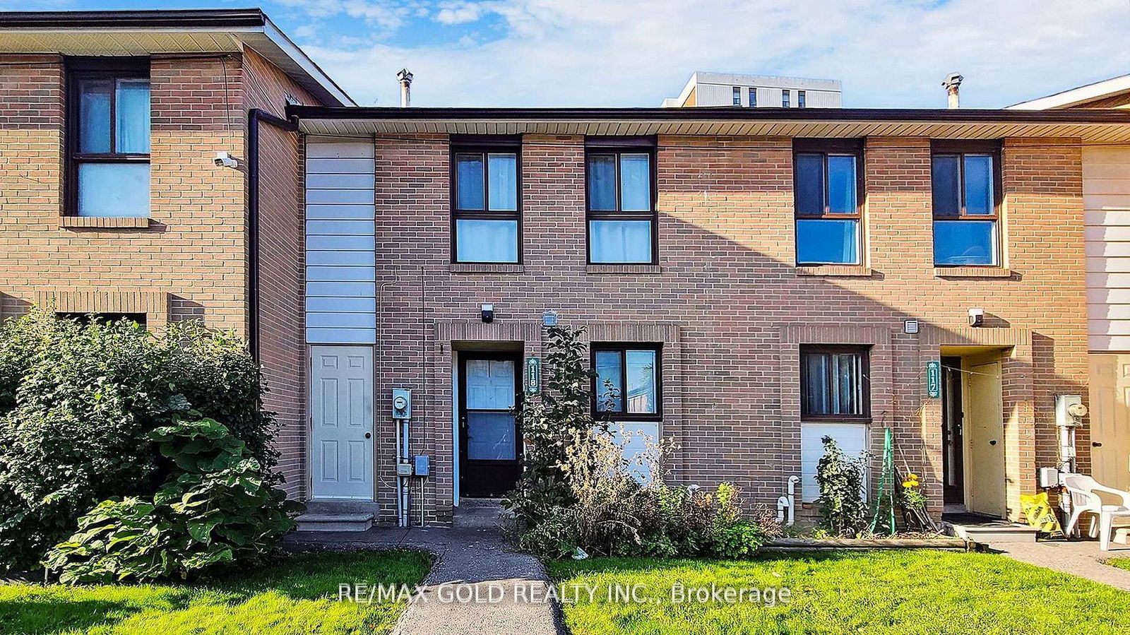 Townhouse for sale at 118 Fleetwood Crescent, Brampton, Southgate, L6T 2E5 - MLS: W12022057