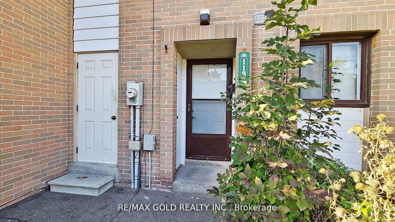 Townhouse for sale at 118 Fleetwood Crescent, Brampton, Southgate, L6T 2E5 - MLS: W12022057