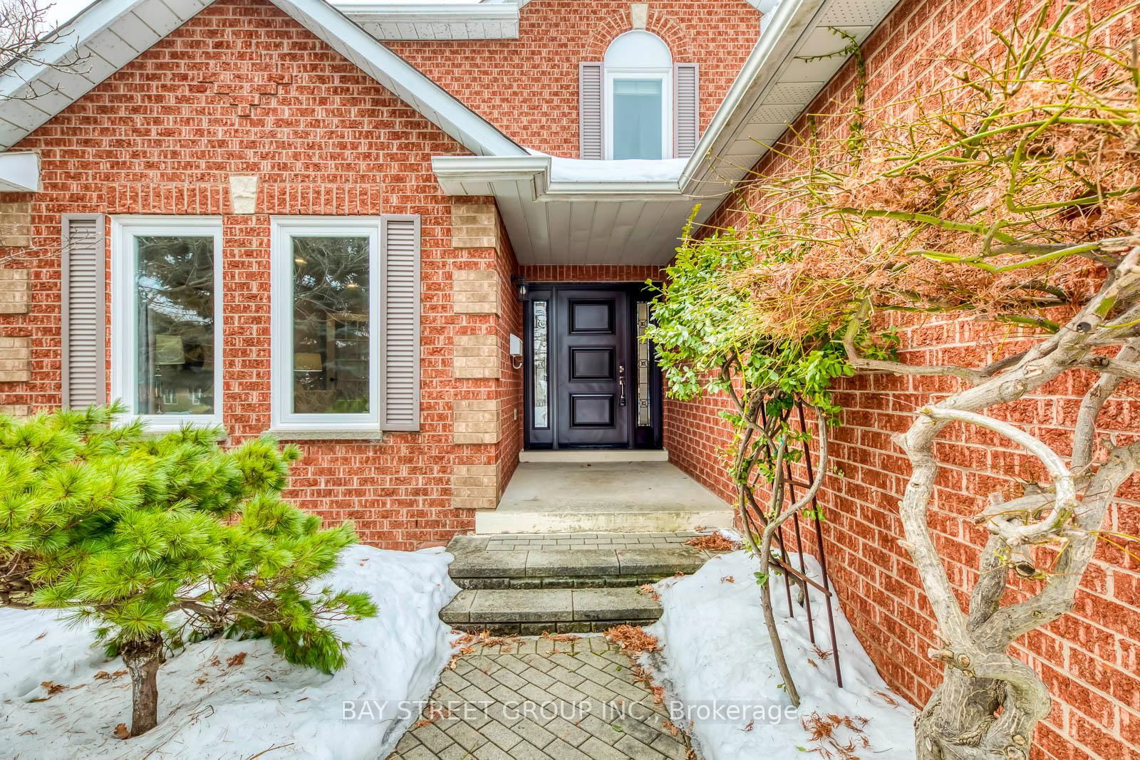 Detached House for sale at 1122 Lambton Drive, Oakville, Clearview, L6J 7P3 - MLS: W12022113