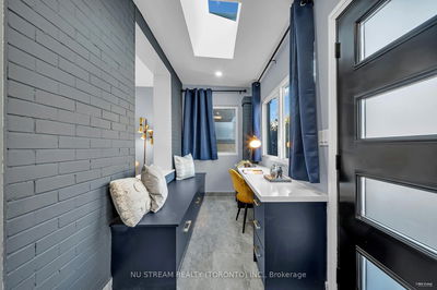 16 Runnymede Rd, Toronto - High Park-Swansea image-0-2