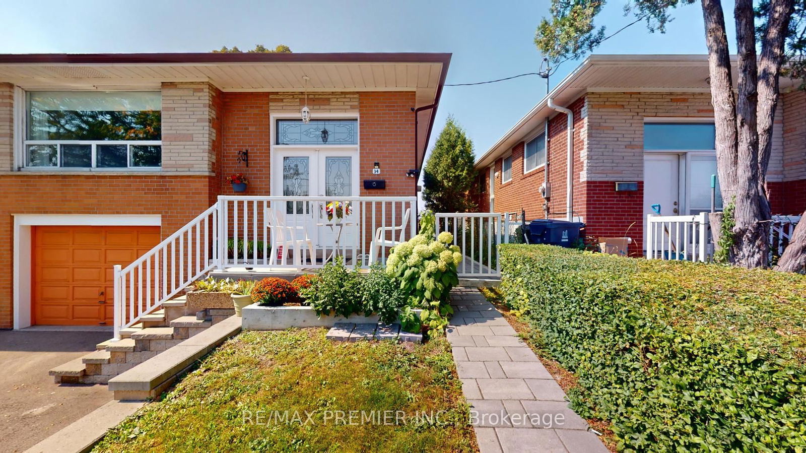 Semi-Detached House for sale at 34 Charrington Crescent, Toronto, Glenfield-Jane Heights, M3L 2C4 - MLS: W12022410