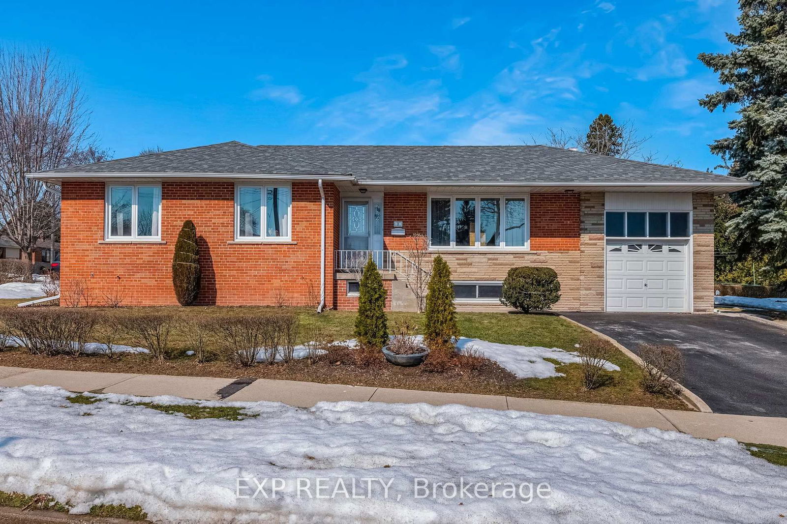 Detached House for sale at 3 Ruscoe Crescent, Toronto, Willowridge-Martingrove-Richview, M9P 1P2 - MLS: W12022426