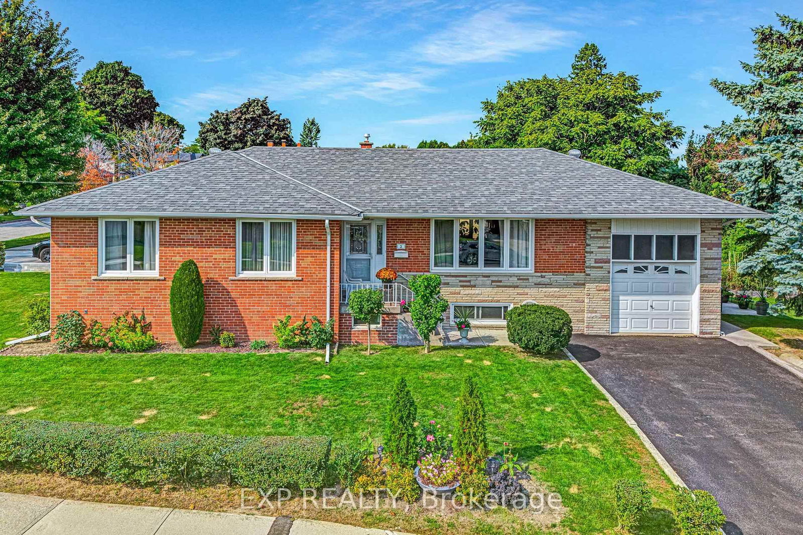 Detached House for sale at 3 Ruscoe Crescent, Toronto, Willowridge-Martingrove-Richview, M9P 1P2 - MLS: W12022426