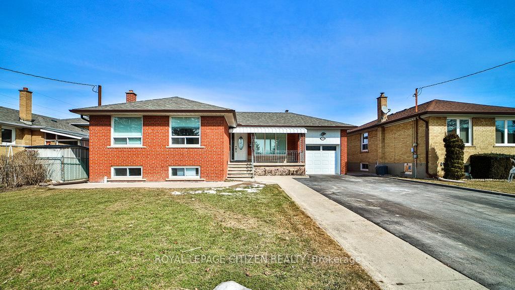 Detached House for sale at 34 Belleglade Court, Toronto, Humbermede, M9M 2W4 - MLS: W12022501