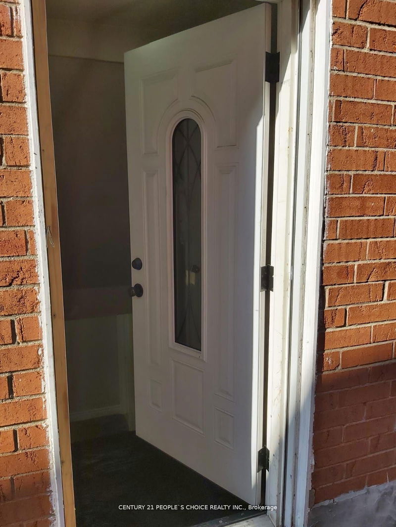 home for lease on BSMT-317 Macedonia Crescent