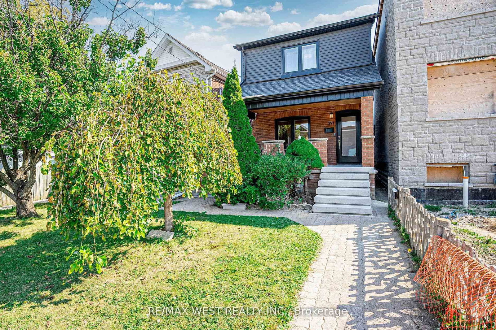 Detached House for sale at 291 McRoberts Avenue, Toronto, Caledonia-Fairbank, M6E 4P3 - MLS: W12023336