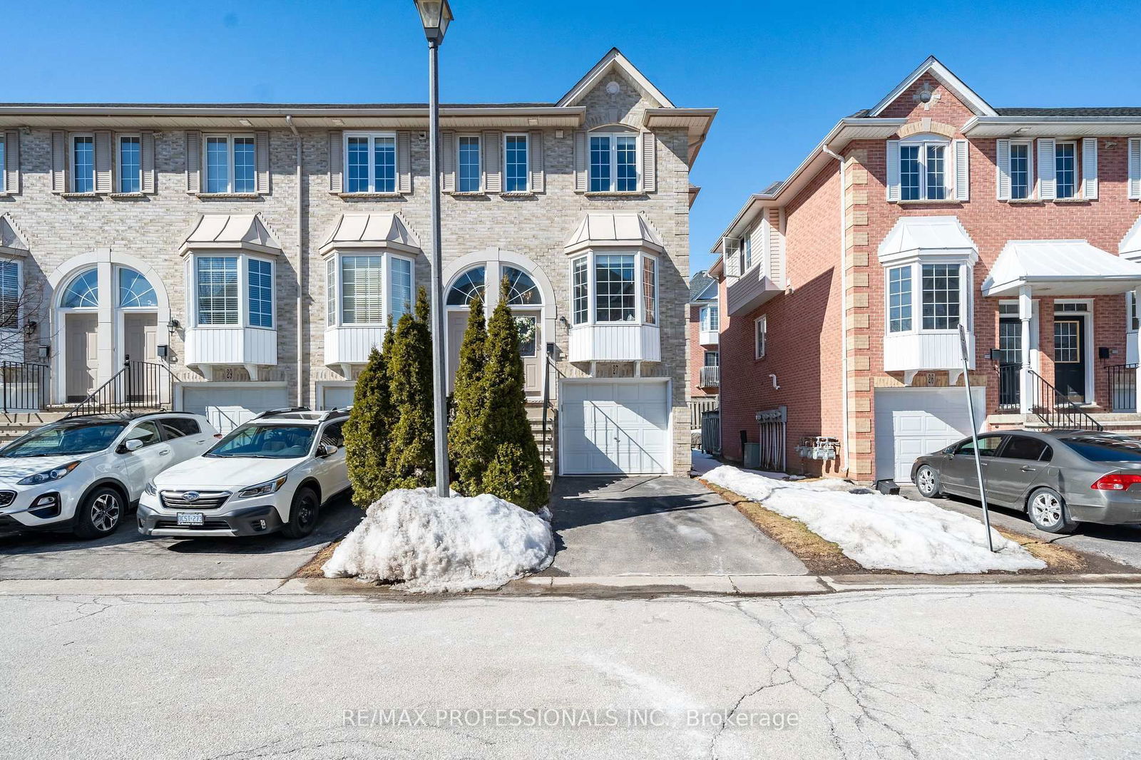 Townhouse for sale at 27-3480 Upper Middle Road, Burlington, Palmer, L7M 4R7 - MLS: W12023339