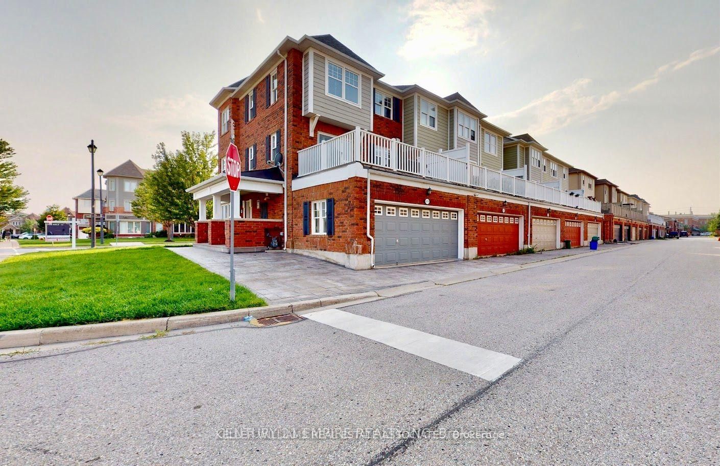 Townhouse for sale at 679 Holly Avenue, Milton, CO Coates, L9T 0G2 - MLS: W12023633