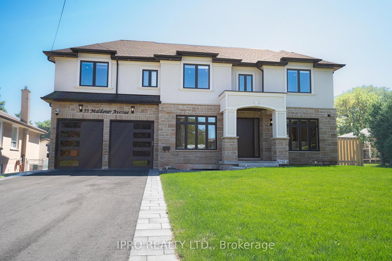 19 Maldaver Ave, Mississauga, L5M 1W4 | Image 2