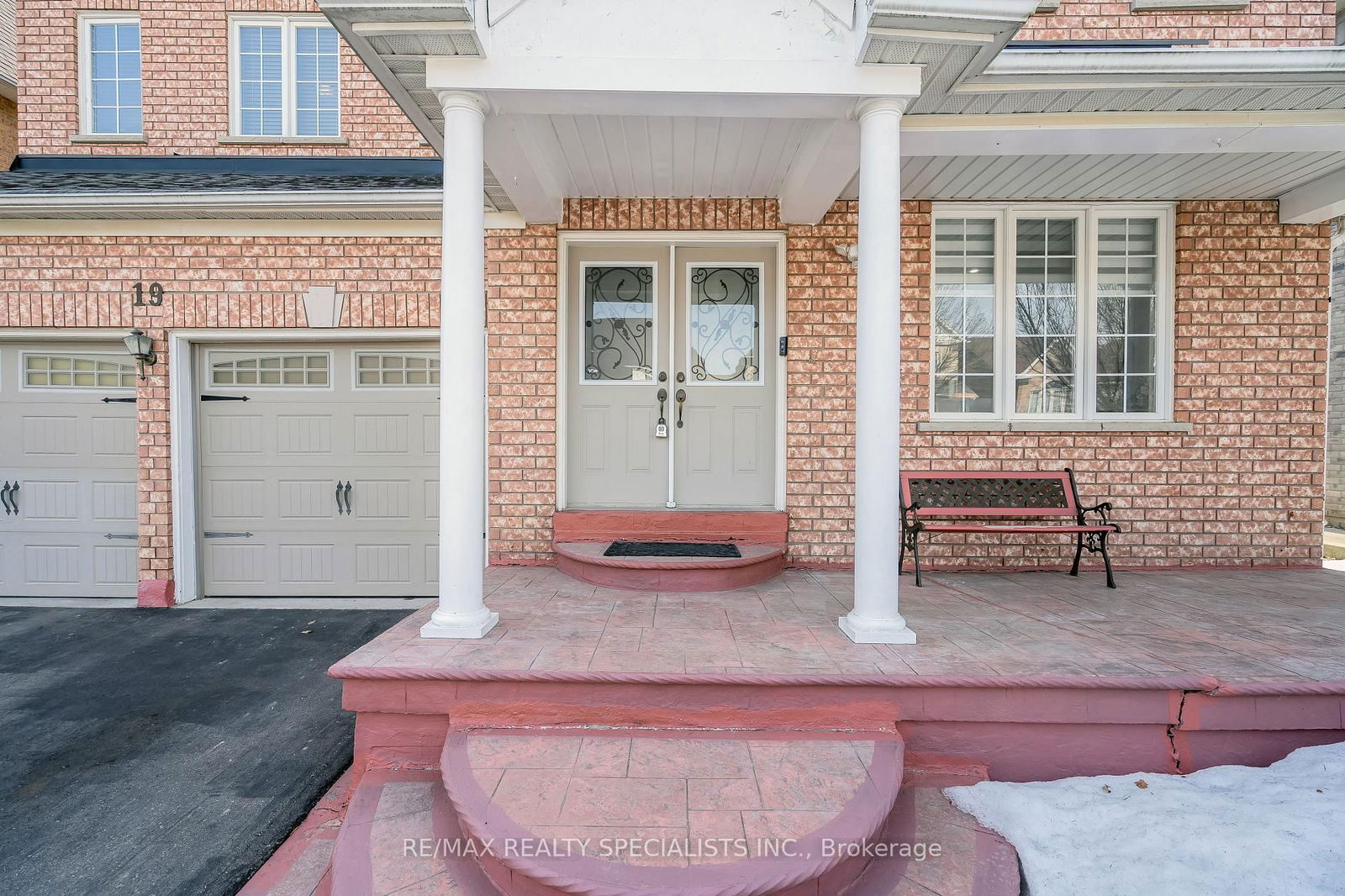 Detached House for sale at 19 Rushbrook Drive, Brampton, Vales of Castlemore, L6P 1E4 - MLS: W12024109