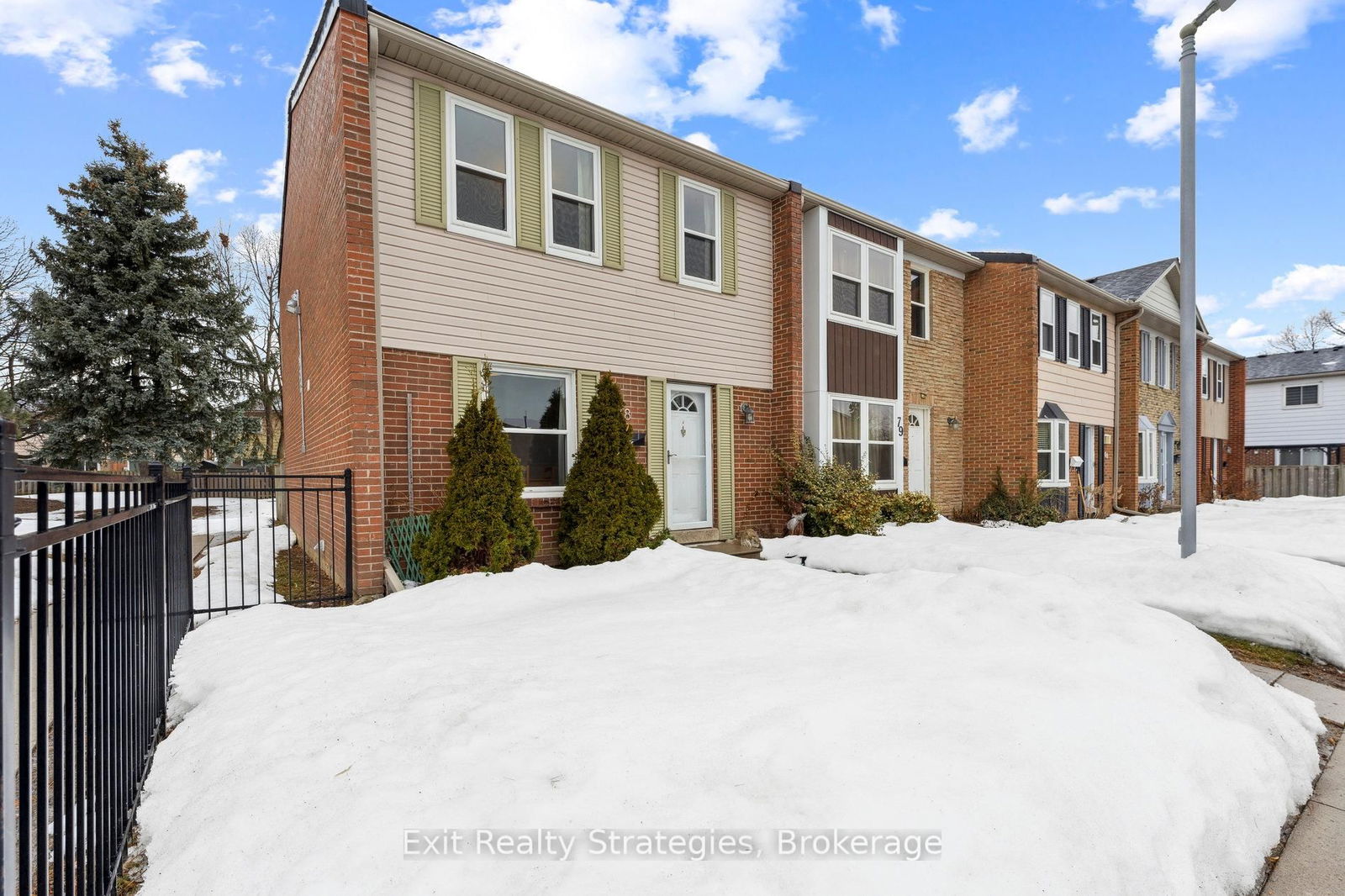 Townhouse for sale at 78-900 Central Park Drive, Brampton, Northgate, L6S 3J6 - MLS: W12024222