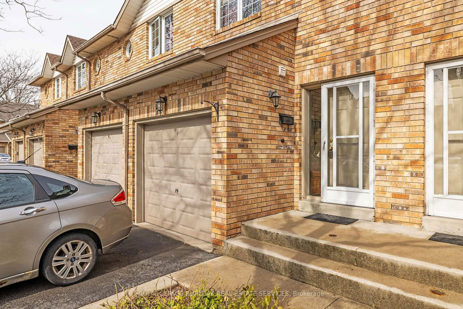 Townhouse for sale at 22-2015 Cleaver Avenue, Burlington, Headon, L7M 4J7 - MLS: W12024313