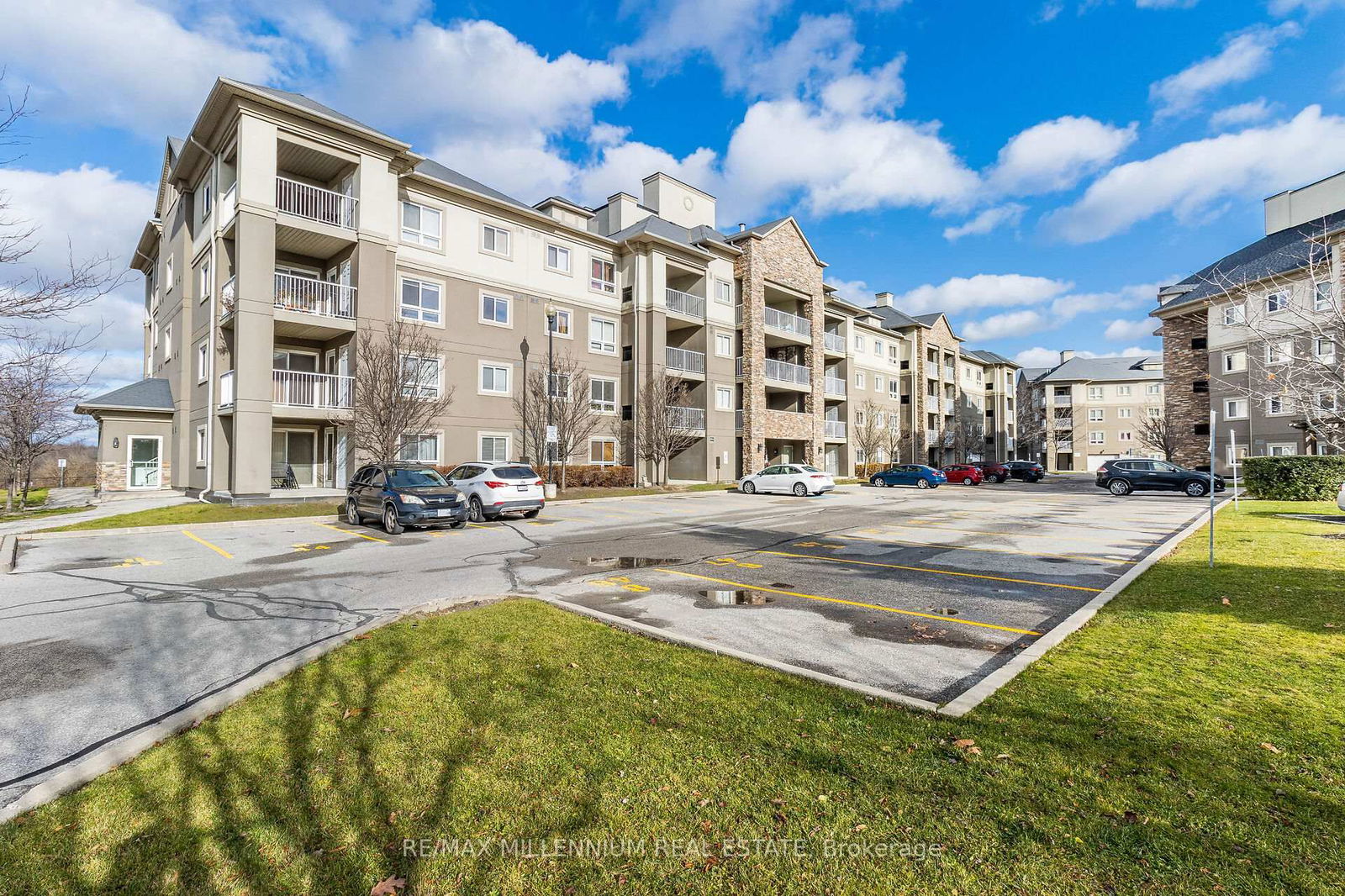 Condo for sale at 2402-6 Dayspring Circle, Brampton, Goreway Drive Corridor, L6P 2Z6 - MLS: W12024364