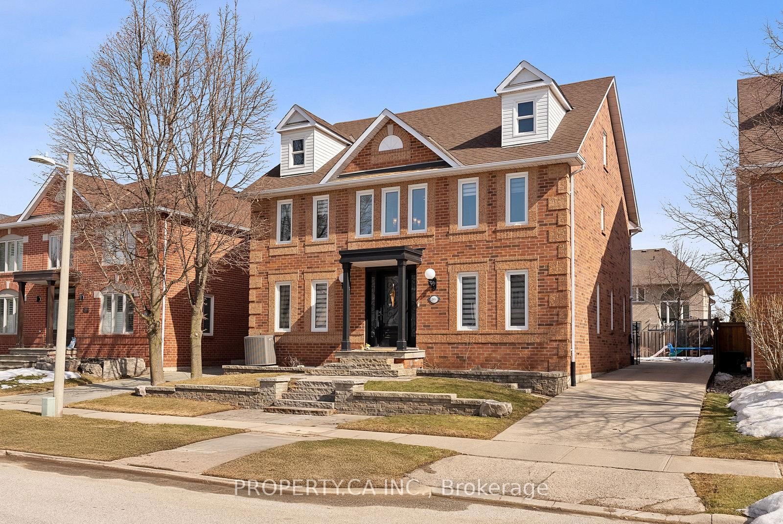 Detached House for sale at 2057 Peak Place, Oakville, RO River Oaks, L6H 5T1 - MLS: W12024366