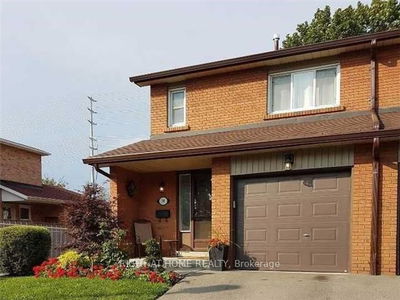 Townhouse for lease at 39-725 Vermouth Avenue, Mississauga, Mississauga Valleys, L5A 3X5 - MLS: W12024408