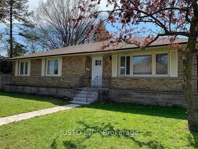 home for lease on 2 Sevenoaks Avenue