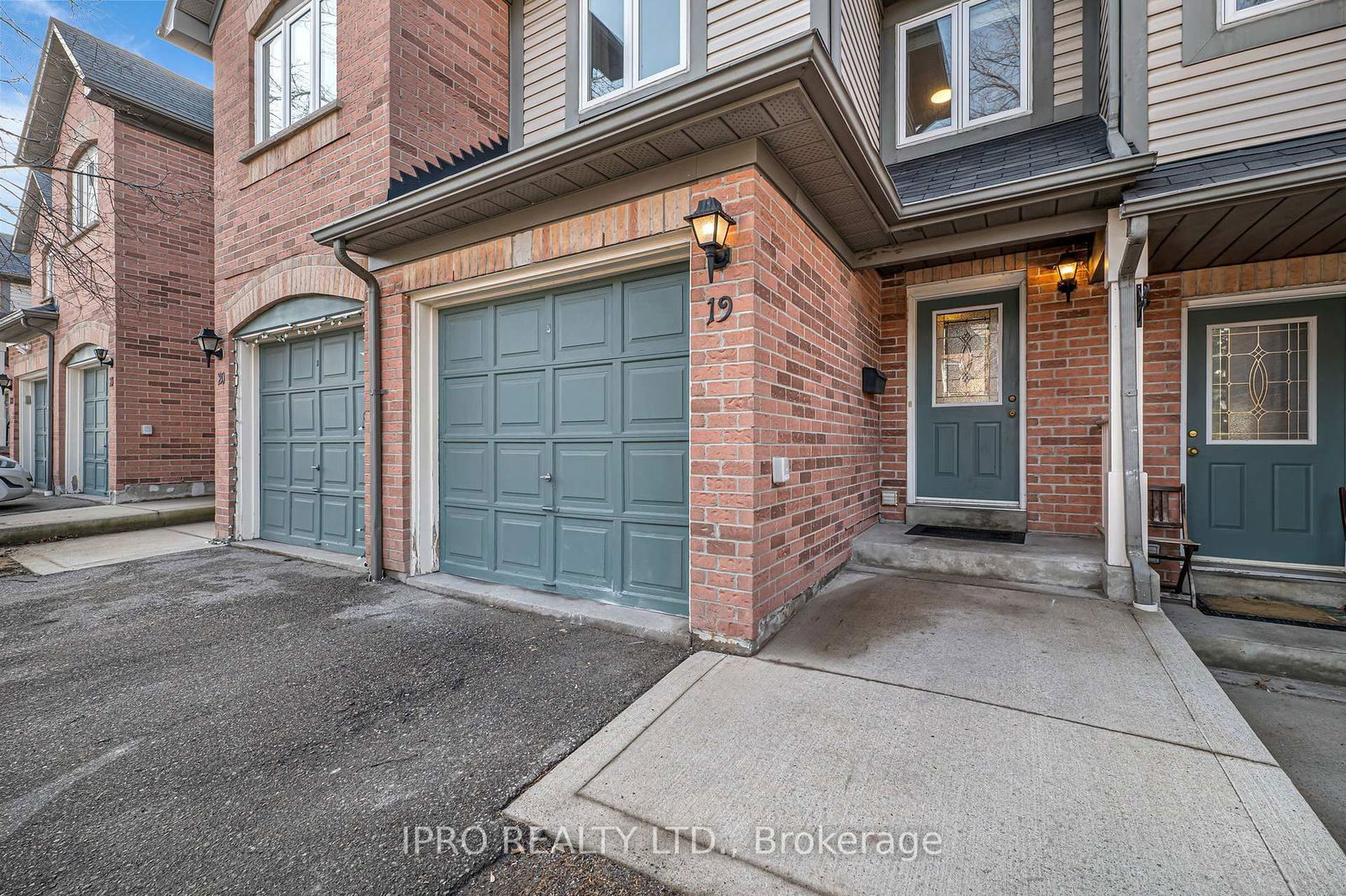 Townhouse for sale at 19-2088 Leanne Boulevard, Mississauga, Sheridan, L5K 2S7 - MLS: W12025309