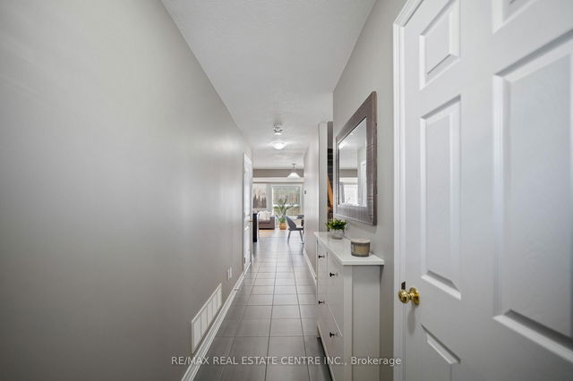 30 - 124 Parkinson Crescent