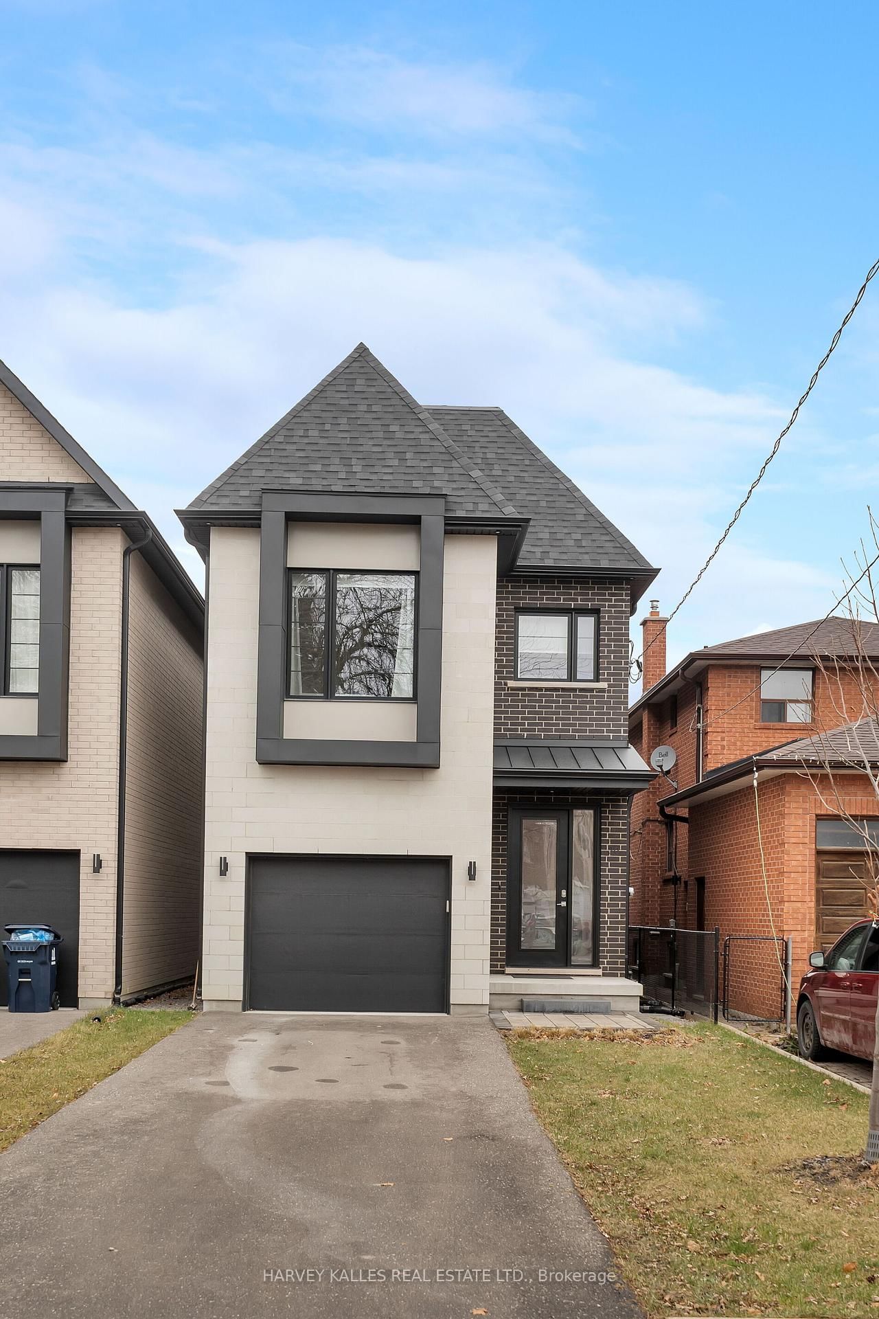 Detached House for sale at 30 Roseland Drive, Toronto, Alderwood, M8W 1Y2 - MLS: W12026596