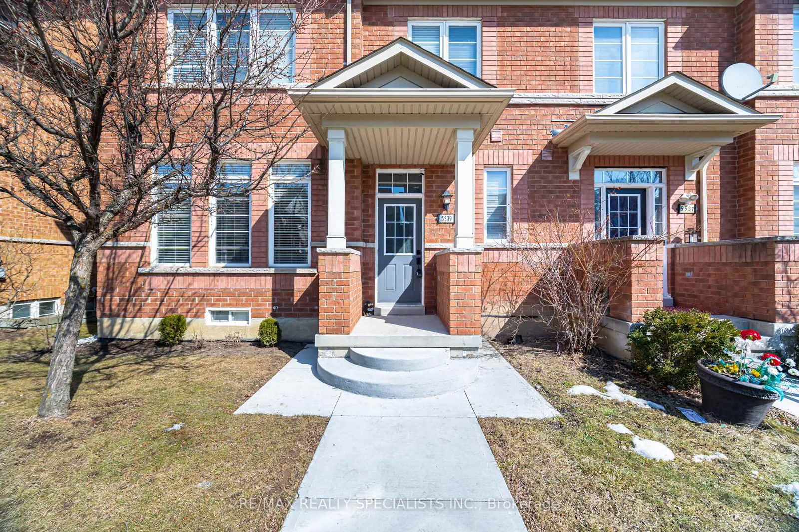 Townhouse for sale at 5539 Waterwind Crescent, Mississauga, Churchill Meadows, L5M 0G4 - MLS: W12026696