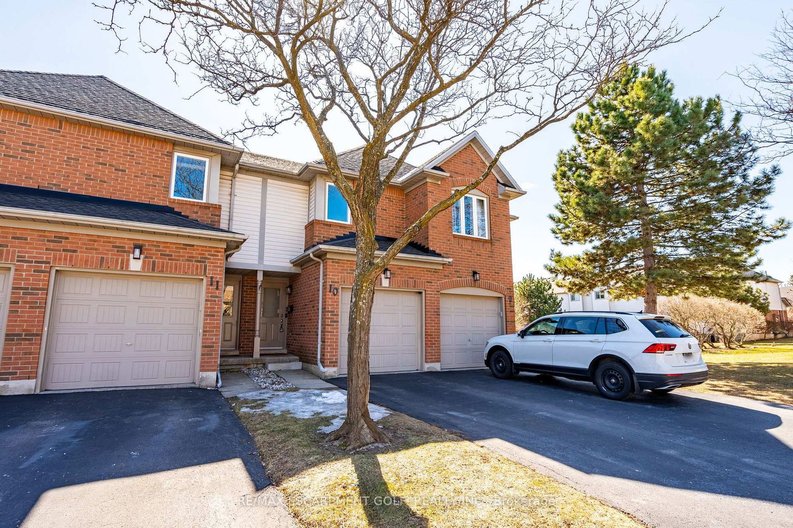 Townhouse for sale at 10-2920 Headon Forest Drive, Burlington, Headon, L7M 4H1 - MLS: W12027116