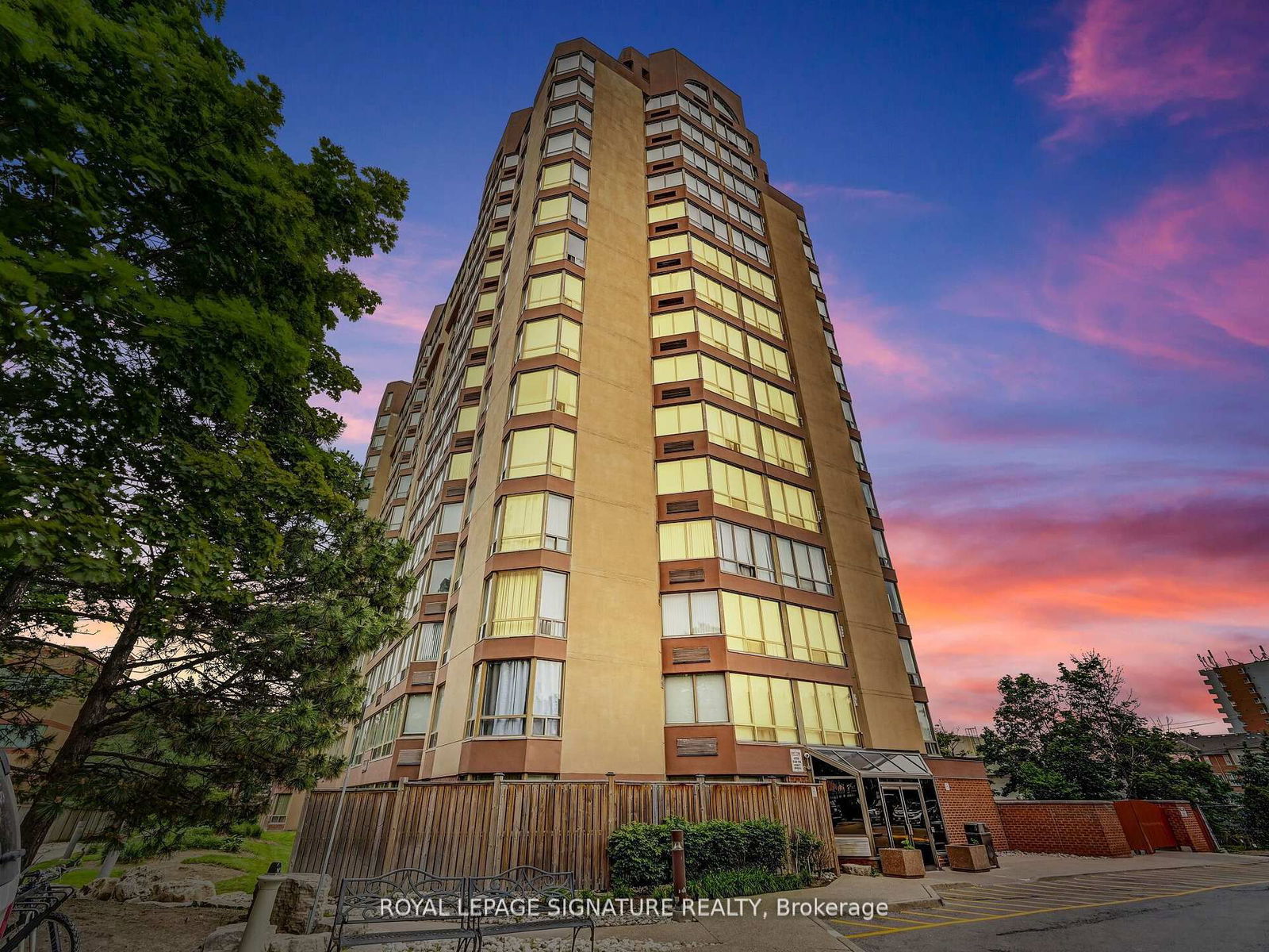 Condo for sale at 703-25 Fairview Road, Mississauga, Fairview, L5B 3Y8 - MLS: W12027201