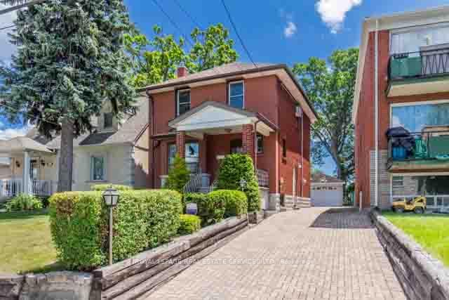 Detached House for sale at 23 Venn Crescent, Toronto, Keelesdale-Eglinton West, M6M 1S5 - MLS: W12027353