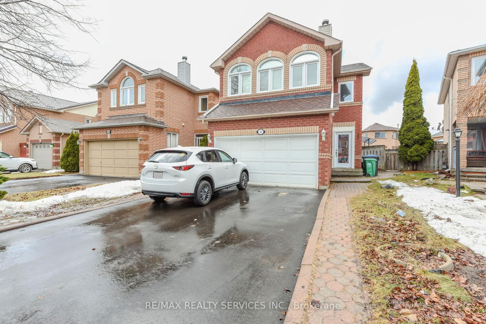 Detached House for sale at 33 Valonia Drive, Brampton, Brampton North, L6V 4J2 - MLS: W12027362