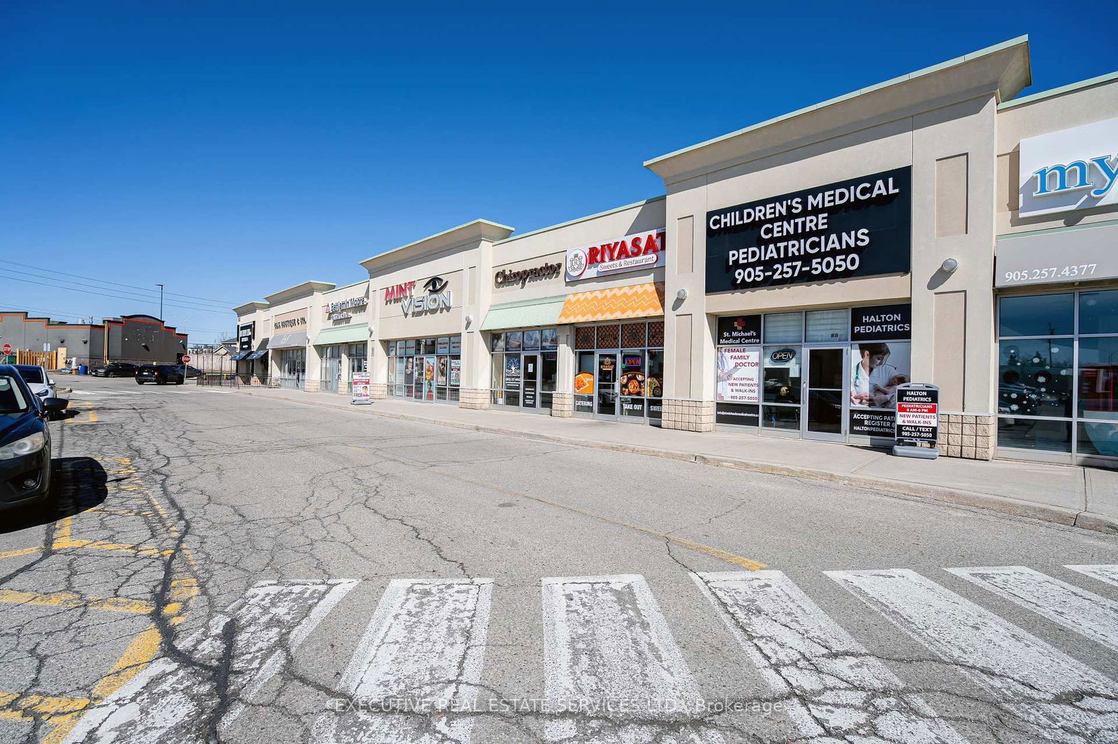 Building at 478 Dundas Street, Oakville, RO River Oaks