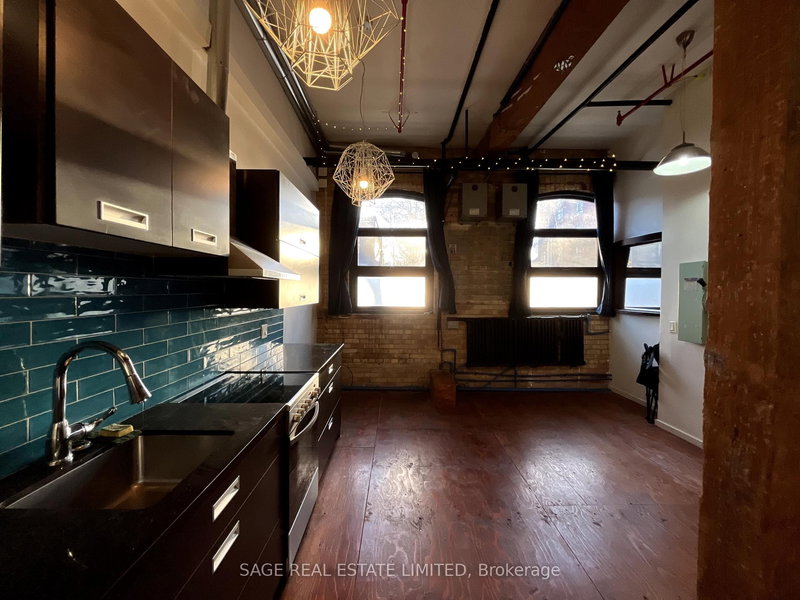 101 - 2480 Dundas St W, Toronto, M6P 1W9 | Image 2