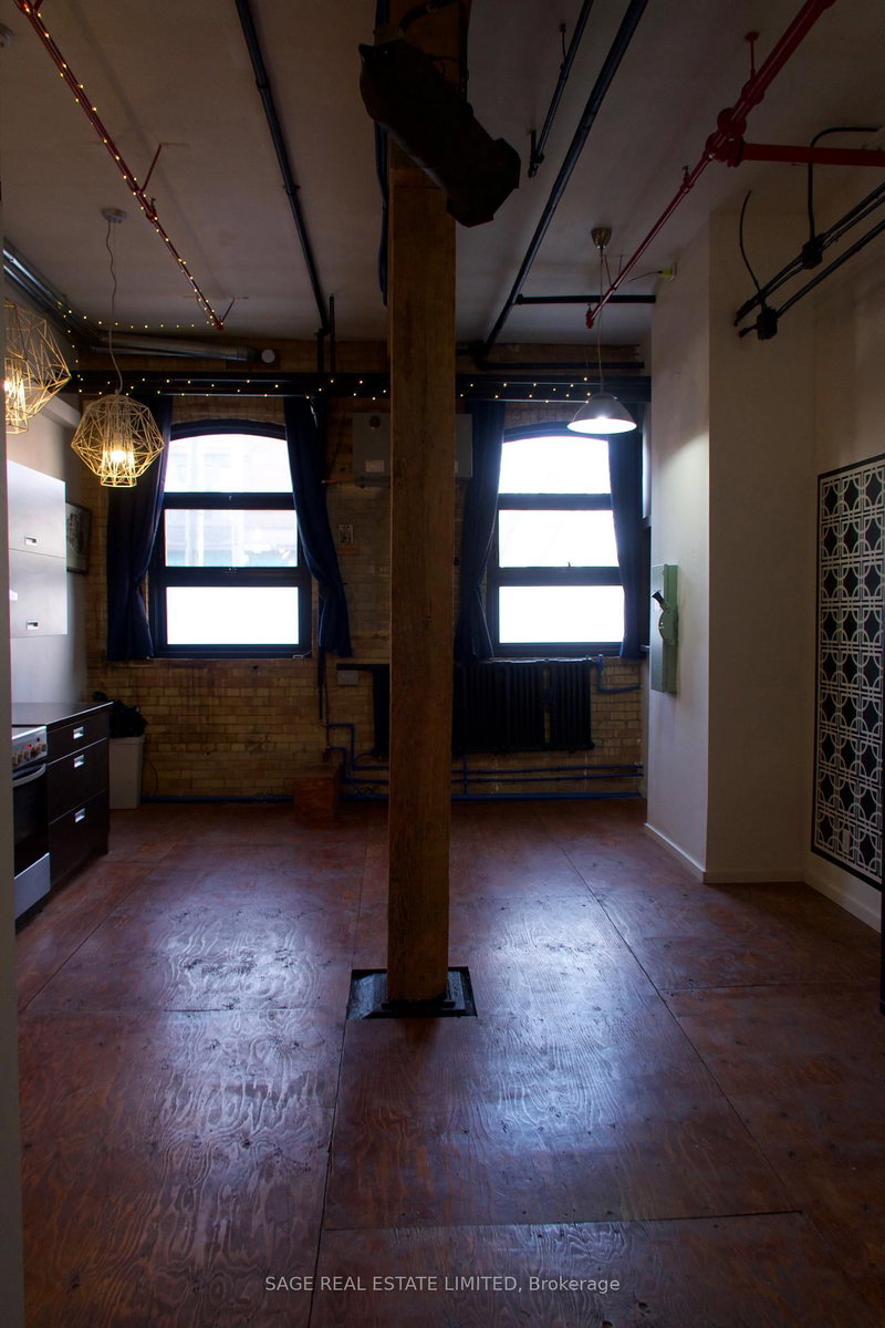 101 - 2480 Dundas St W, Toronto, M6P 1W9 | Image 3