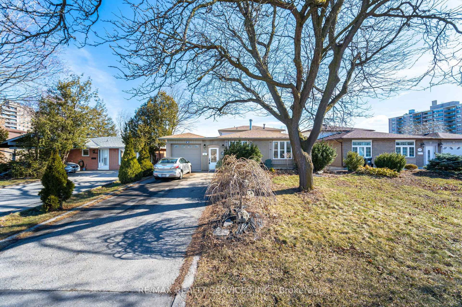 Detached House for sale at 326 Bartley Bull Pkwy, Brampton, Brampton East, L6W 2L3 - MLS: W12027913