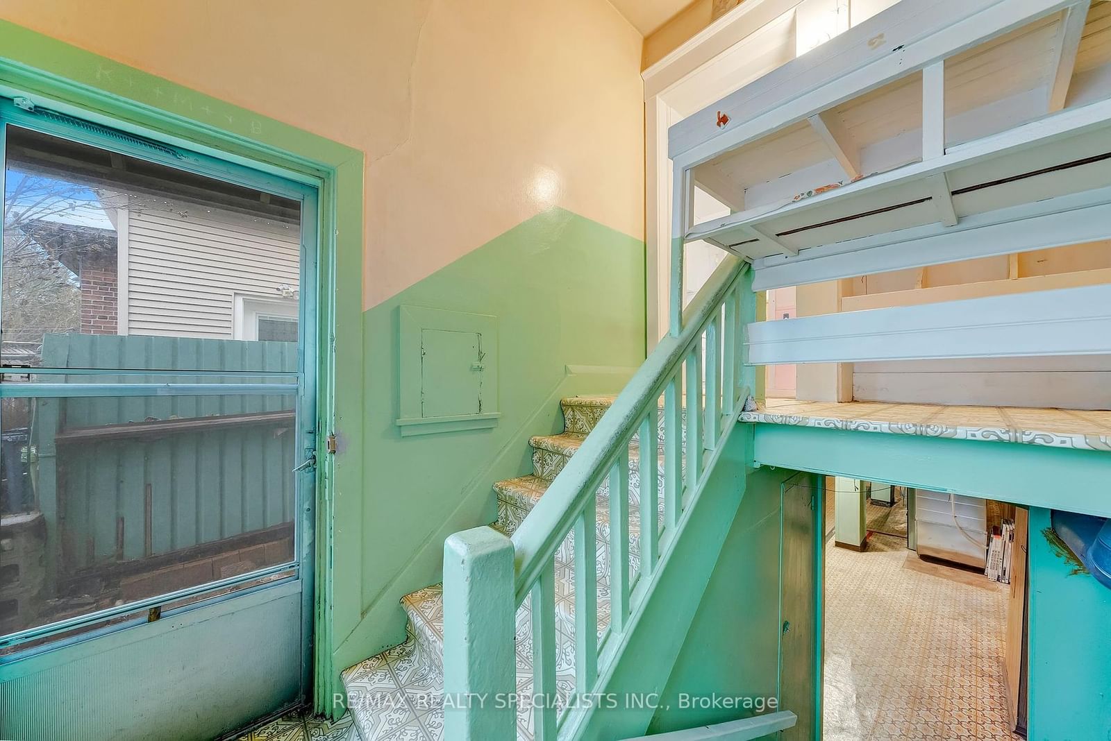 Listing Image 12