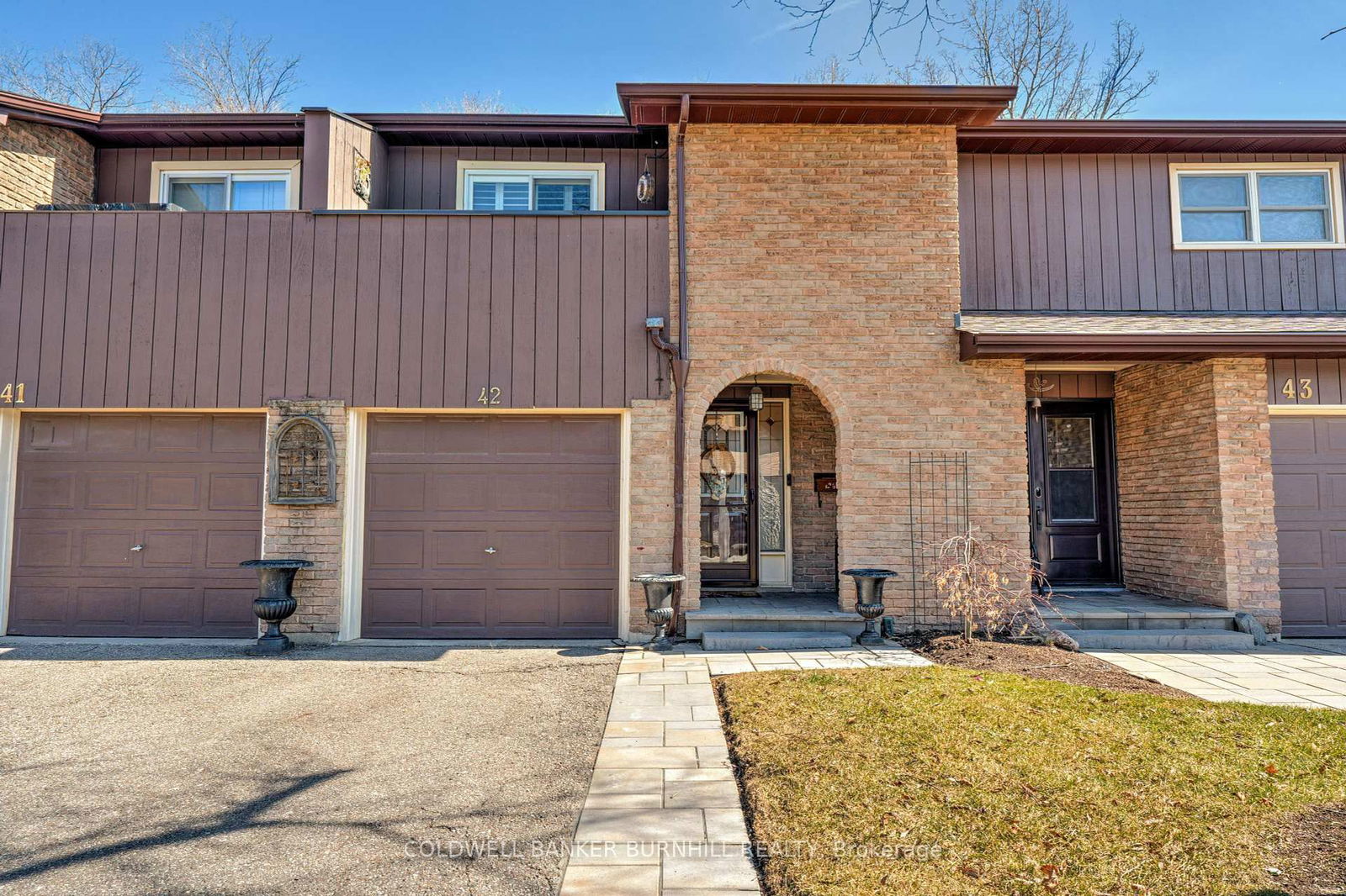 Townhouse for sale at 42-2301 CAVENDISH Drive, Burlington, Brant Hills, L7P 3M3 - MLS: W12028086