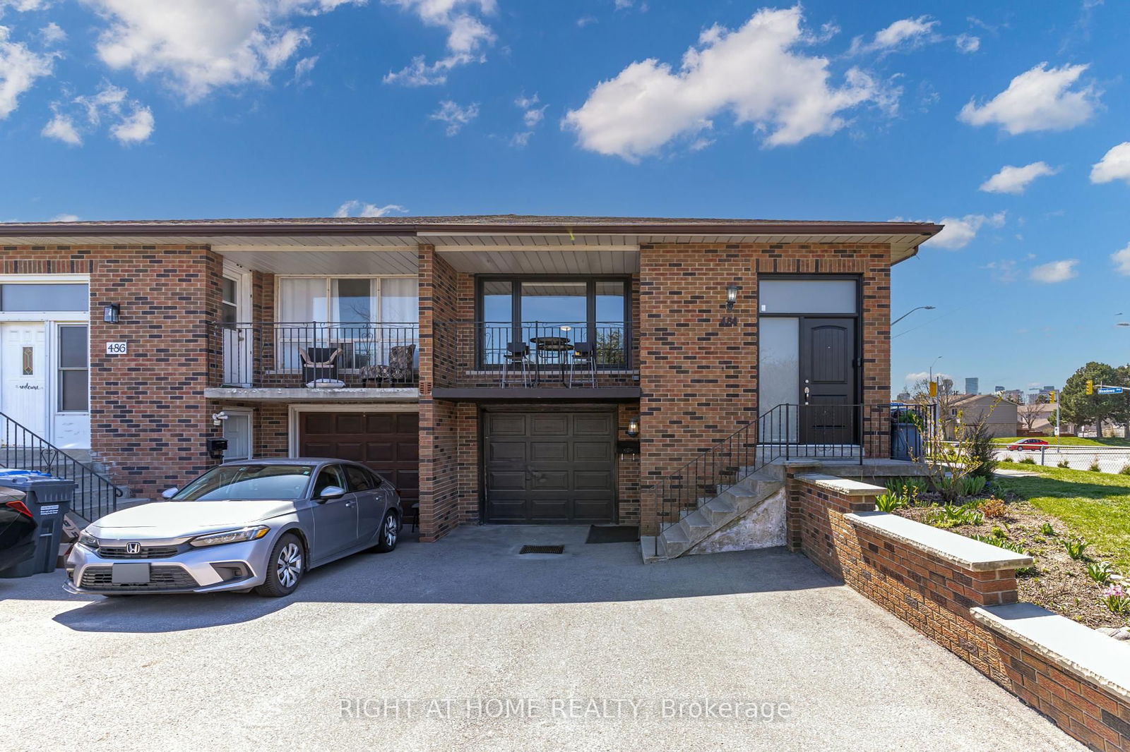 Semi-Detached House for sale at 484 Kelvedon Mews, Mississauga, Rathwood, L4Z 1G4 - MLS: W12028114