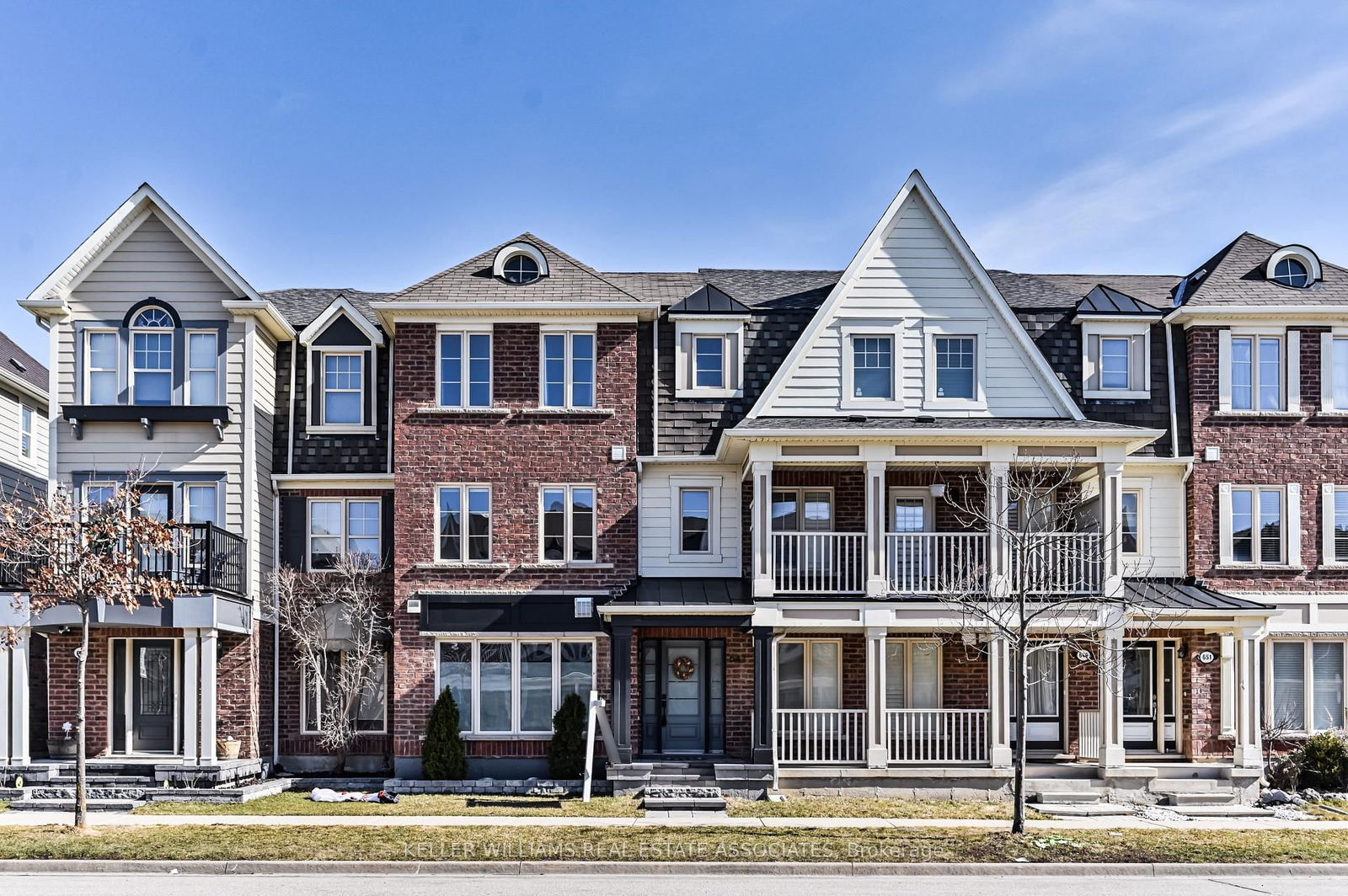 Townhouse for sale at 647 Scott Boulevard, Milton, HA Harrison, L9T 0P2 - MLS: W12028165