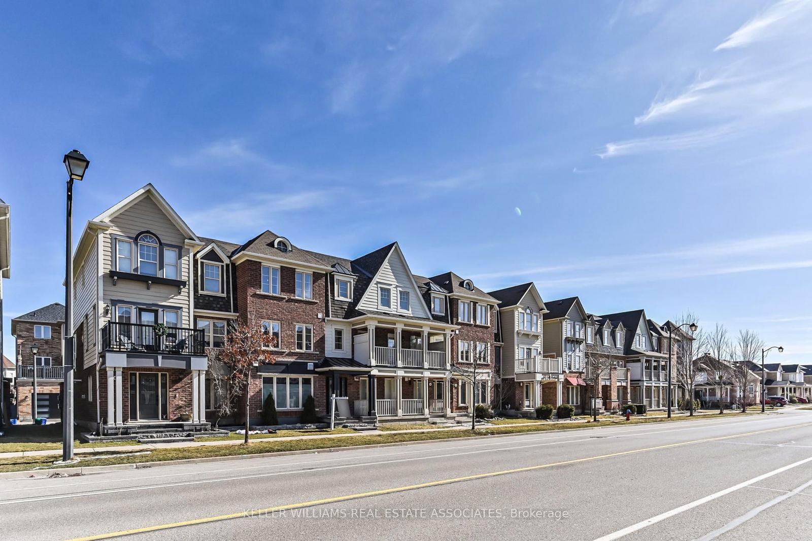 Townhouse for sale at 647 Scott Boulevard, Milton, HA Harrison, L9T 0P2 - MLS: W12028165