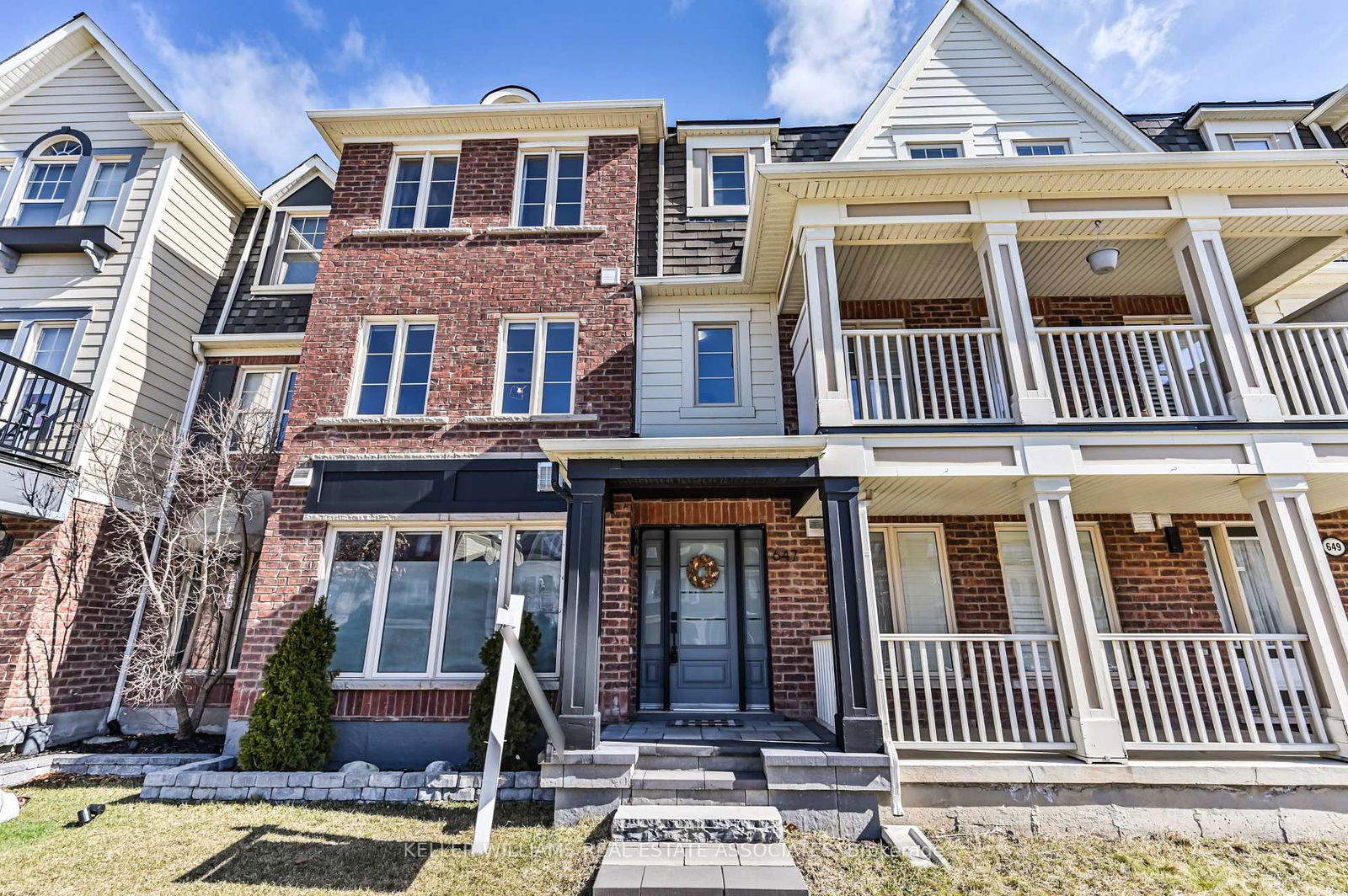 Townhouse for sale at 647 Scott Boulevard, Milton, HA Harrison, L9T 0P2 - MLS: W12028165