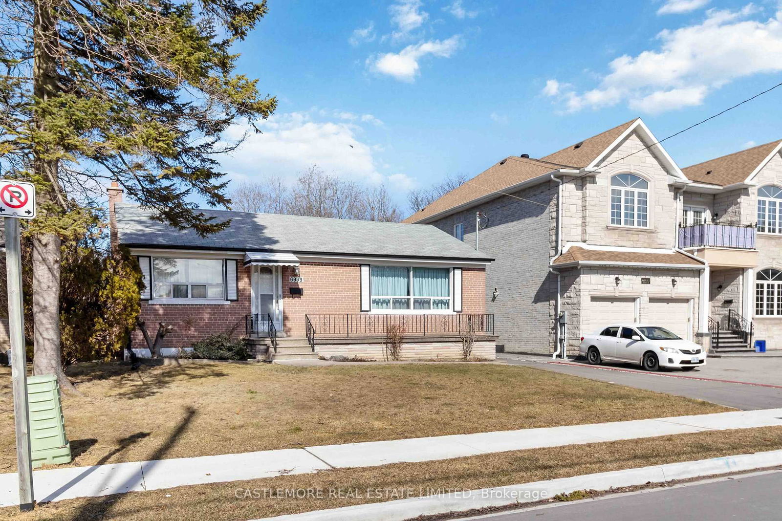 Detached House for sale at 6939 Justine Drive, Mississauga, Malton, L4T 1M4 - MLS: W12028244