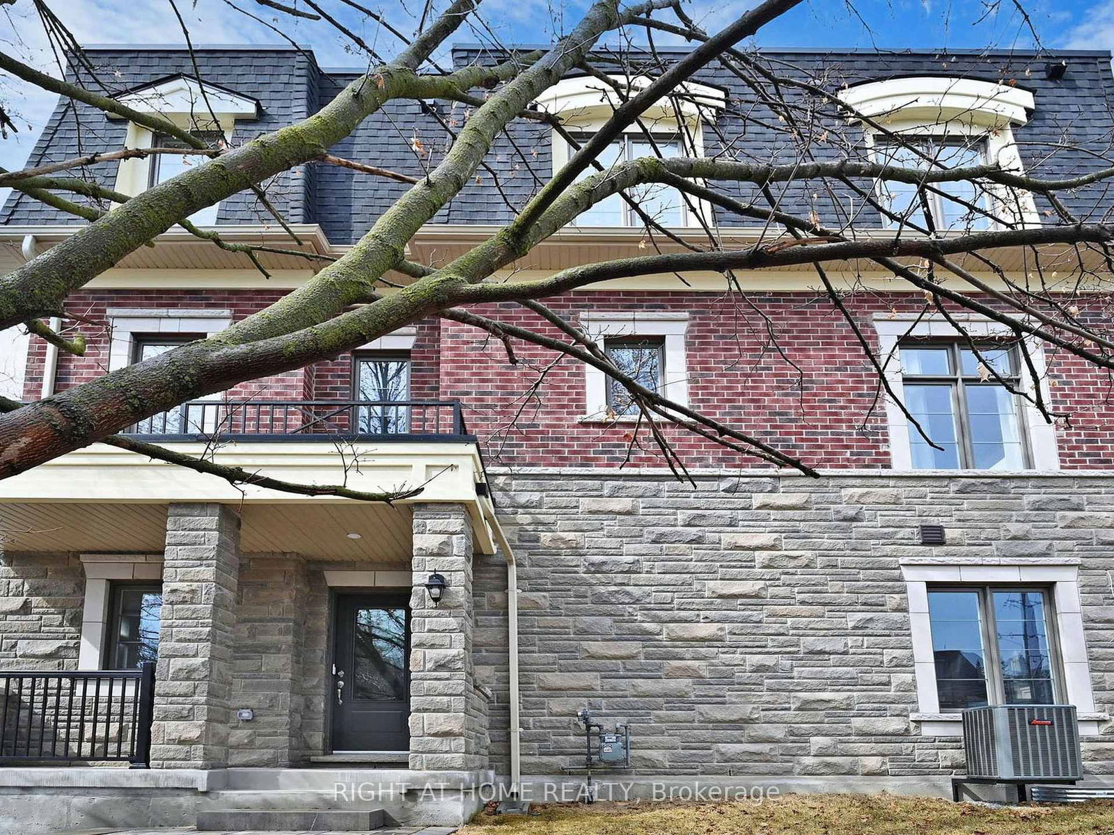 Townhouse for sale at 211 Wyndham Street, Mississauga, Streetsville, L5M 2S5 - MLS: W12028304