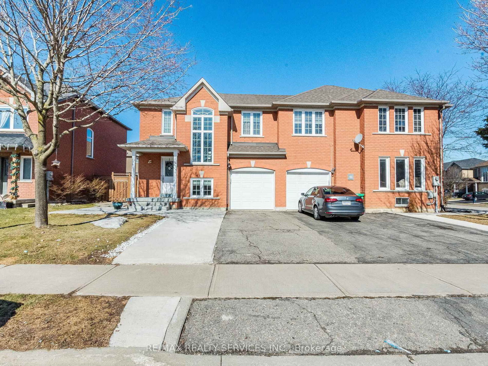 Semi-Detached House for sale at 24 Red Clover Road, Brampton, Sandringham-Wellington, L6R 2G6 - MLS: W12028354