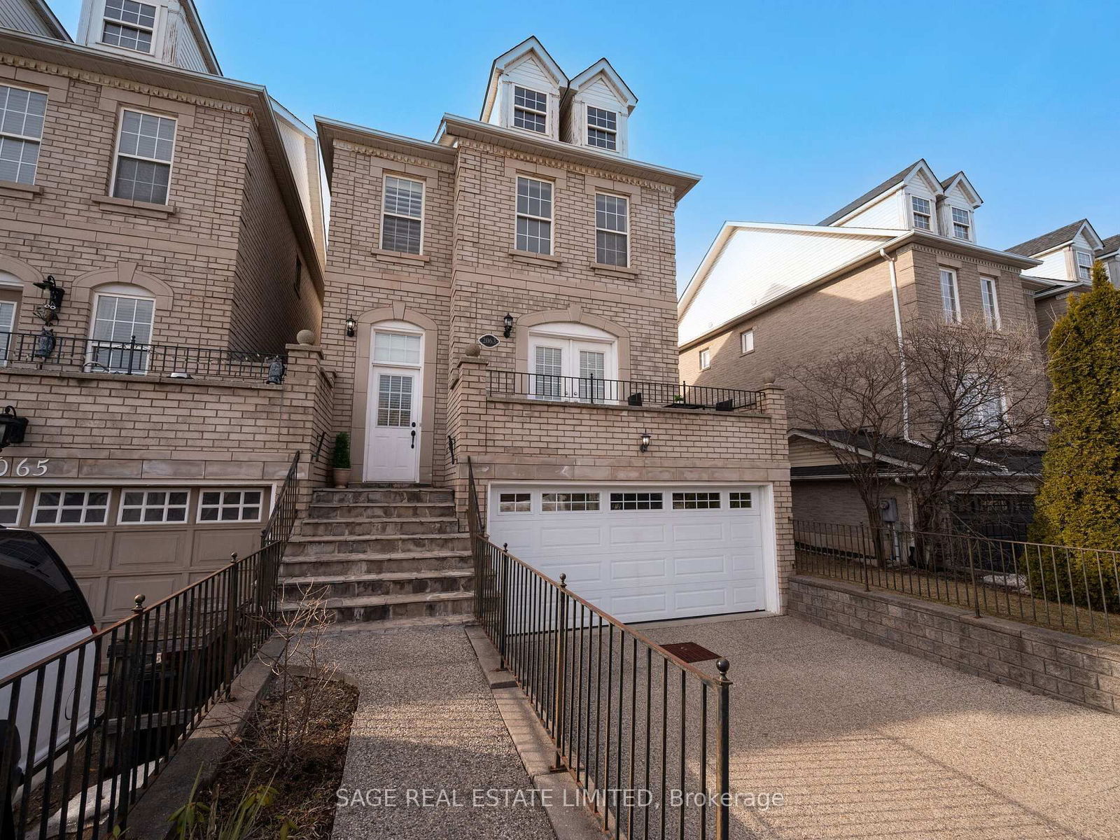 Detached House for sale at 2063 White Dove Circle, Oakville, WT West Oak Trails, L6M 3R7 - MLS: W12028380